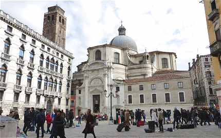 Venise: le Campo San Geremia  Cannaregio