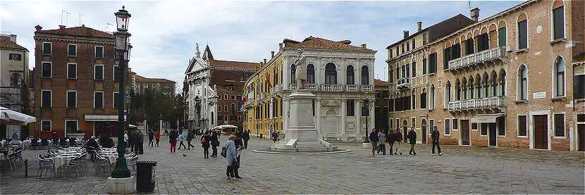 Campo San Stefano dans le Quartier San Marco de Venise