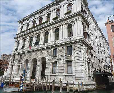 Venise, Grand Canal: Palazzo Pisani Gritti