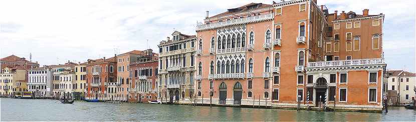 Venise: le Palazzo Civran Grimani, le Palazzo Giustinian Persico, la Casa su Calle Corner, le Palazetto Tiepolo Passi, le Palazzo Tiepolo, le Palazzo Pisani Moretta et le Palazzo Barbarigo della Terrazza sur le Grand Canal