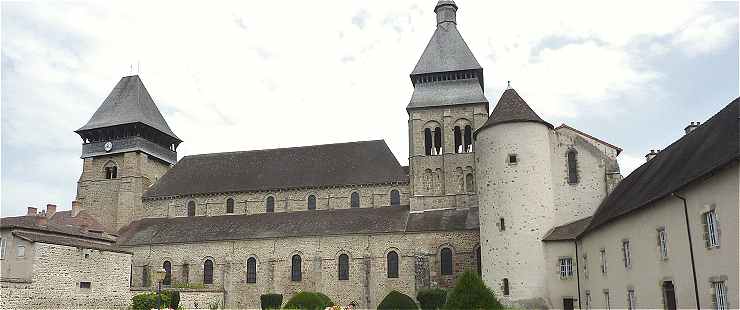 Abbaye Saint Valrie  Chambon sur Voueize