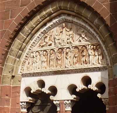 Tympan du Portail de l'glise Saint Pierre  Collonges la Rouge