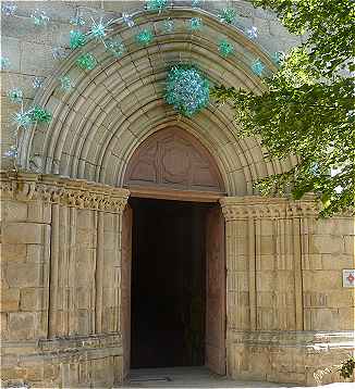 Portail sur le bras Sud du transept de l'glise Saint Etienne d'Eymoutiers