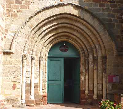 Portail de l'glise Saint Vincent de Meyssac