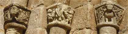 Sculptures des chapiteaux du Portail de l'église Saint Vincent de Meyssac