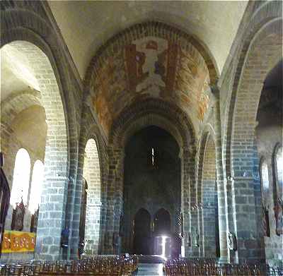 Nef de la collgiale Saint Junien