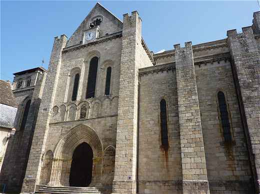 La Collgiale de Saint Yrieix la Perche