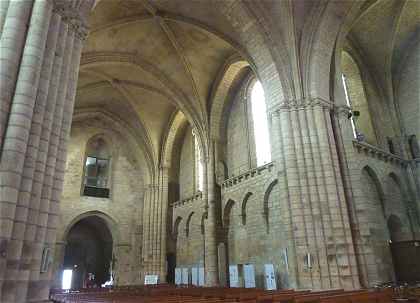 Intrieur de la Collgiale de Saint Yrieix la Perche