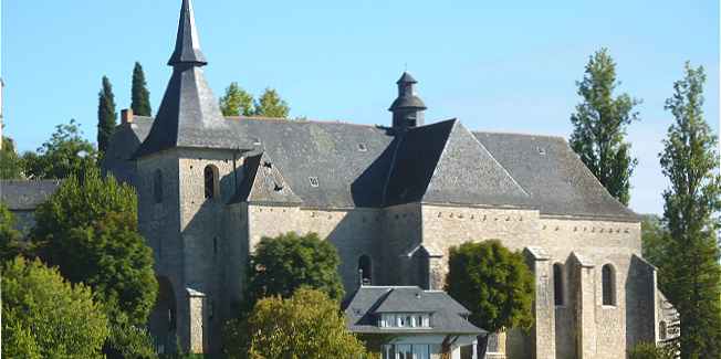 La Collgiale Notre-Dame - Saint Pantalon  Turenne