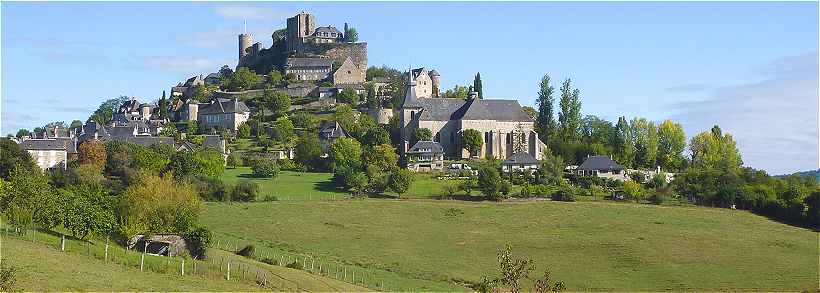 Panorama sur Turenne: le village, le chteau et la collgiale vus du ct Sud