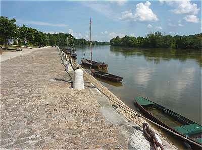 Quai sur la Loire  Chouz