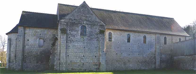 Chevet, trave droite, transept et nef de l'glise Saint Laurent de Langeais