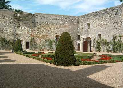 Cour intrieure du chateau de Luynes