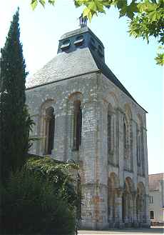 Porche de l'glise de Saint Benot