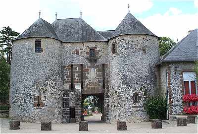 Entre du chteau de Fresnay sur Sarthe