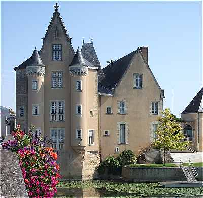 Le Chateau des Carmes  La Flche