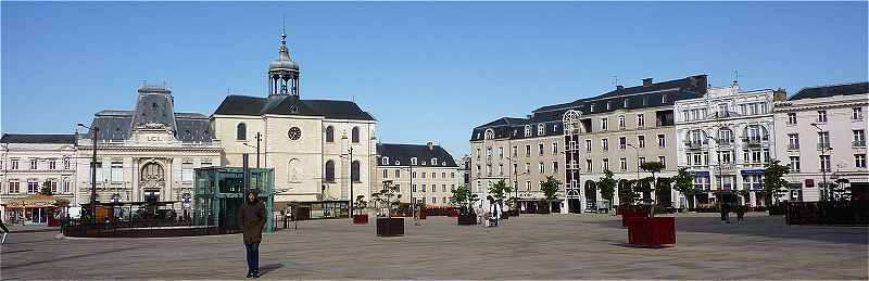 Le Mans: Place de la	 Rpublique