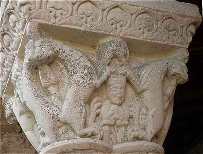 Sculpture du clotre de l'glise abbatiale Saint Pierre de Moissac