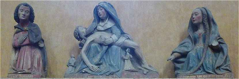Sculpture sur pierre de l'glise Saint Pierre de Moissac: la Vierge de Piti