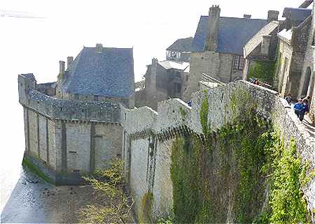 montstmichelremparts1.jpg