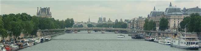 Panorama sur la Seine, vue vers l'Est, au fond l'le de la Cit