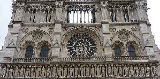 Galerie des Rois, Rose et Grande Galerie de la faade de Notre Dame de Paris