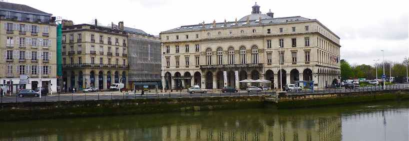 Bayonne: l'ancien Thtre qui est devenu la Mairie