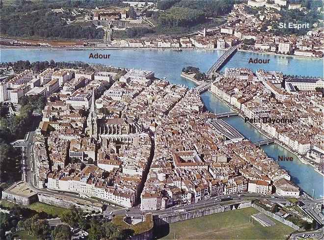 Vue arienne de Bayonne