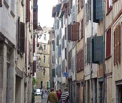 Bayonne: rue ancienne