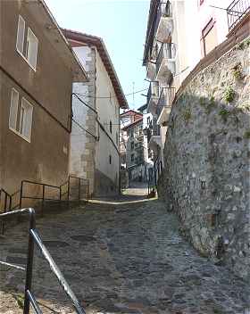 Ruelle en pente de Elantxobe