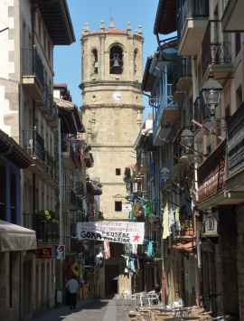 Eglise San Salvador de Getaria et rue pitonne