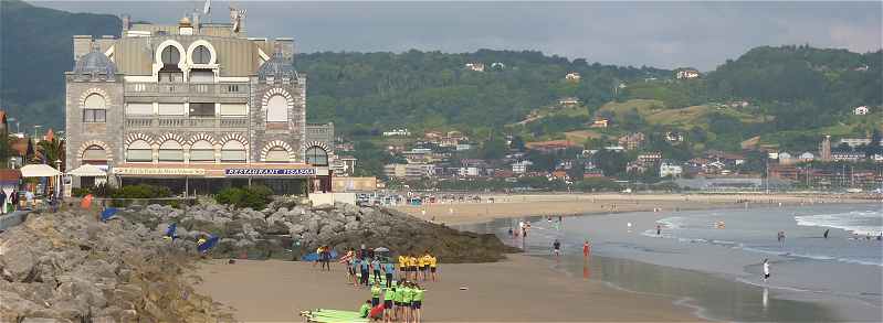 Plage d'Hendaye: partie Sud avec  gauche le Casino nomauresque