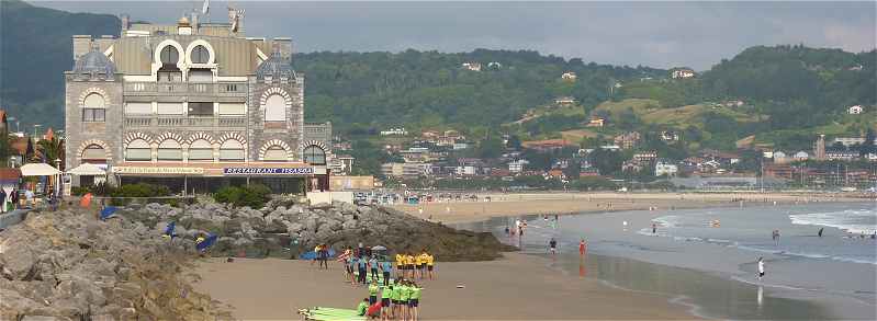 Plage d'Hendaye: partie Sud avec  gauche le Casino nomauresque