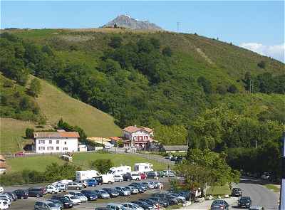 Le col d'Ibardin, au fond la Rhune