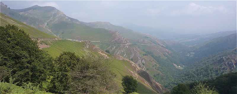 Panorama sur le versant Franais du Col d'Ispeguy