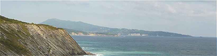 Vue de la Montagne de Jaizkibel  partir de la cte prs d'Hendaye