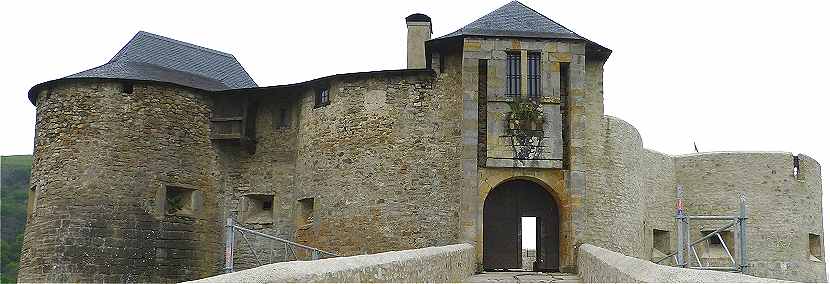 Le chteau-fort de Maulon