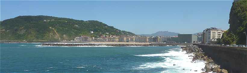 Le Mont Ulia et la plage de Zurriola  San Sebastian (Saint Sbastien)