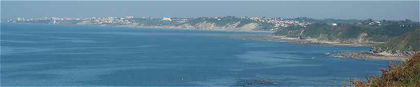 Vue du littoral jusqu' Biarritz, au centre le village de Bidart