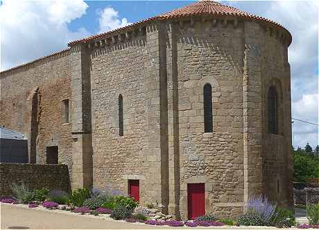 Chevet et nef de l'glise Saint Cyprien  Bressuire