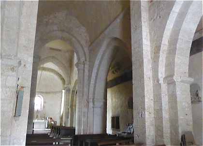 Intrieur de l'glise Saint Martin de Brux