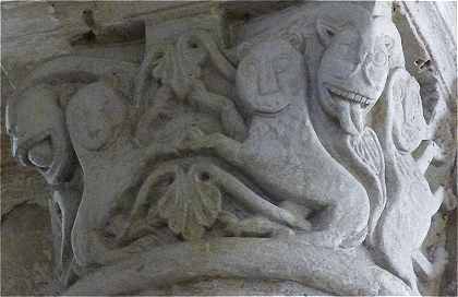 Chapiteau de la nef de l'glise Notre-Dame de Champdeniers