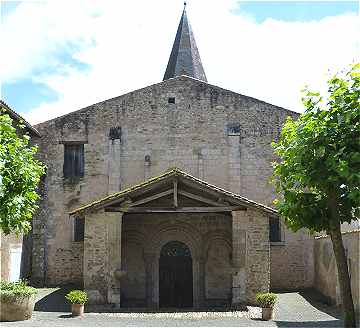 Faade de l'glise Notre-Dame de Champdeniers