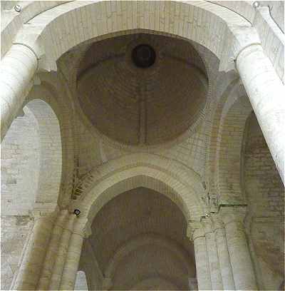 Transept et coupole de l'église Saint Chartier à Javarzay (Chef-Boutonne)