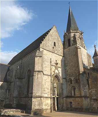 Abbaye de Ligug, glise Saint Martin: faade Ouest et clocher