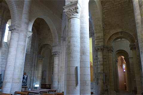 Nef, collatraux et dambulatoire de l'glise Saint Hilaire de Melle