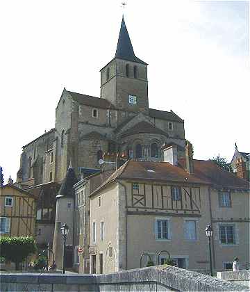 Eglise Notre-Dame et Quartier du Brouard  Montmorillon