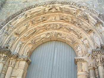 Portail de l'glise de Notre-Dame de la Coultre  Parthenay