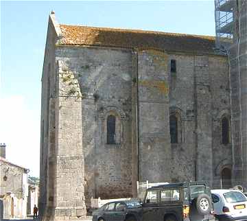 Cot sud de la nef de l'glise Sainte Croix  Parthenay