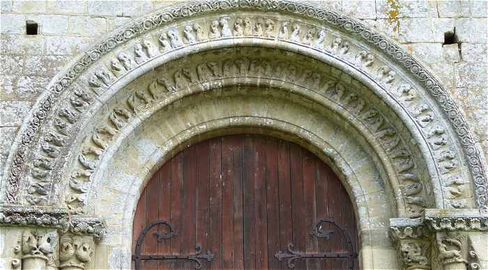 Portail central de l'glise Saint Pierre de Parthenay le Vieux